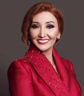 Naz Schinder_red blazer